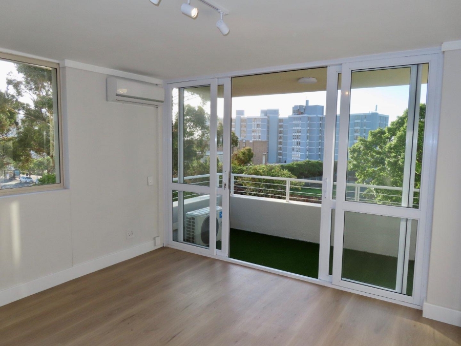 3 Bedroom Property for Sale in Three Anchor Bay Western Cape
